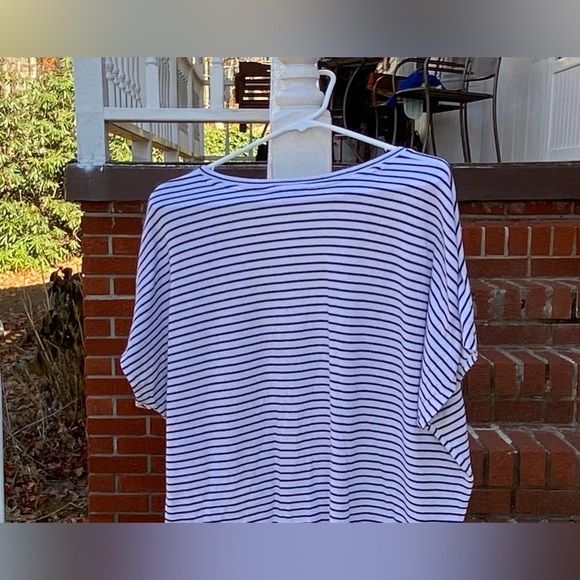 Express One Eleven V-Neck High Low Striped Top Short Sleeve Size Large - Picture 10 of 15